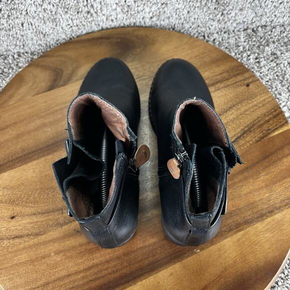 Gentle Souls by Kenneth Cole Size 7.5 Best V-Gore Bootie Leather Buckle Strappy - Picture 5 of 9